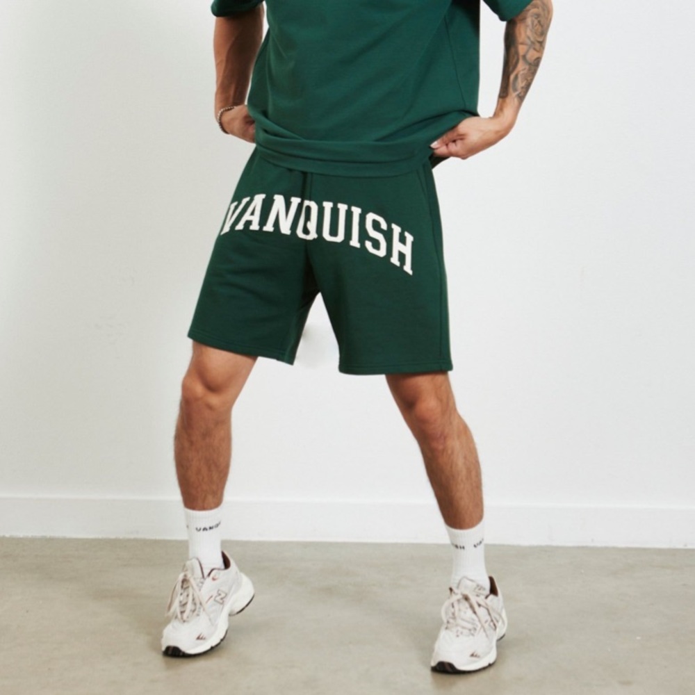 Green Vanquish relaxed fit shorts size small